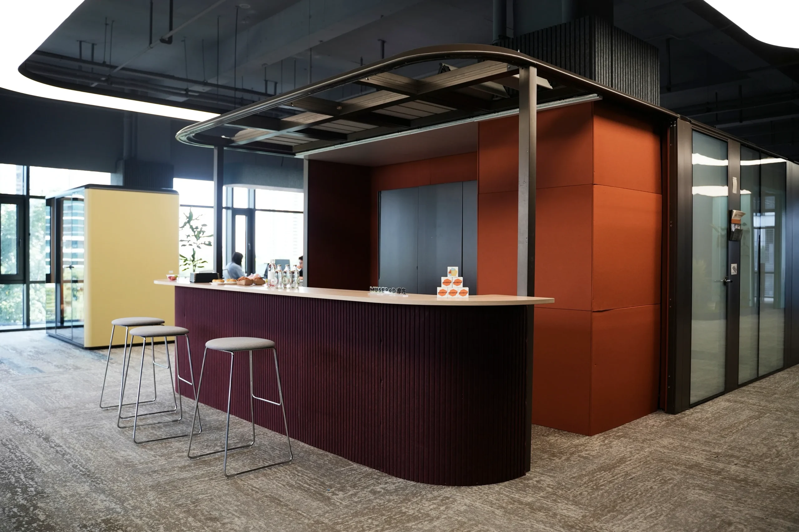 Casual Dining Bar